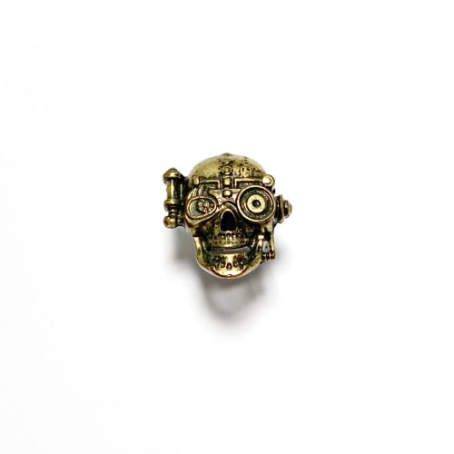 Túnel estilo steampunk con una calavera